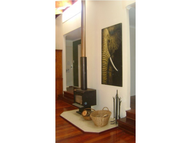 3 Louise Lane, Nambour QLD 4560