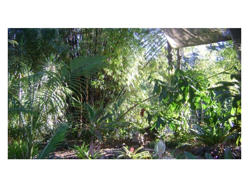 3 Louise Lane, Nambour QLD 4560