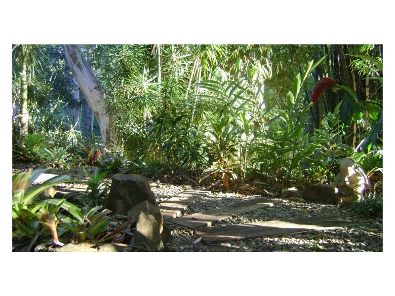 3 Louise Lane, Nambour QLD 4560
