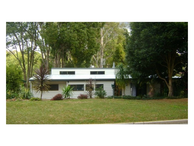 3 Louise Lane, Nambour QLD 4560