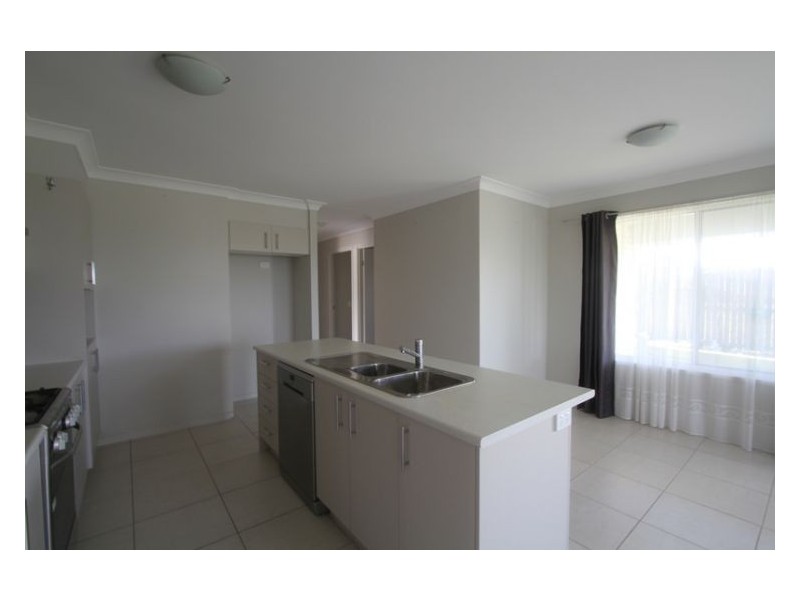 2 Moss Day Place, Burnside QLD 4560