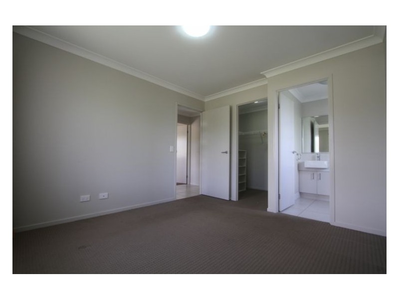 2 Moss Day Place, Burnside QLD 4560