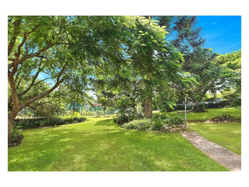 3 Crescent Drive, Nambour QLD 4560
