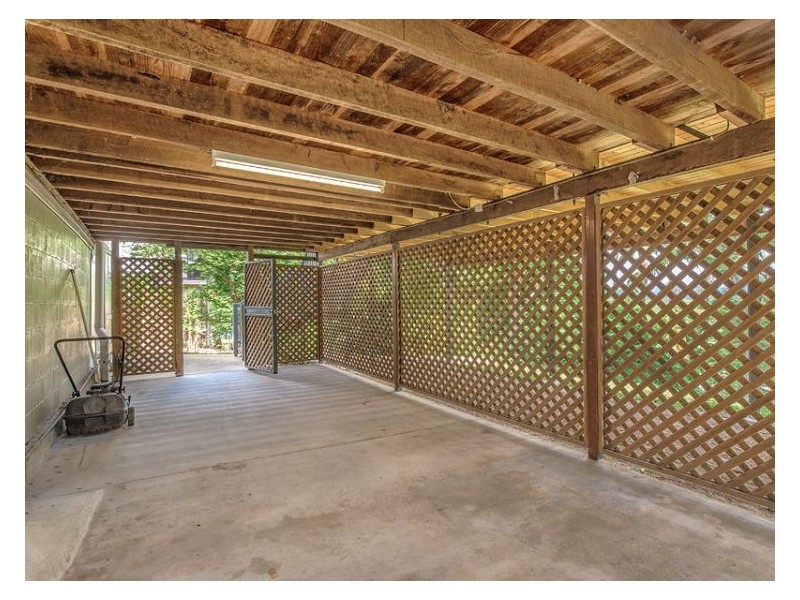 8 Rifle Range Road, Nambour QLD 4560