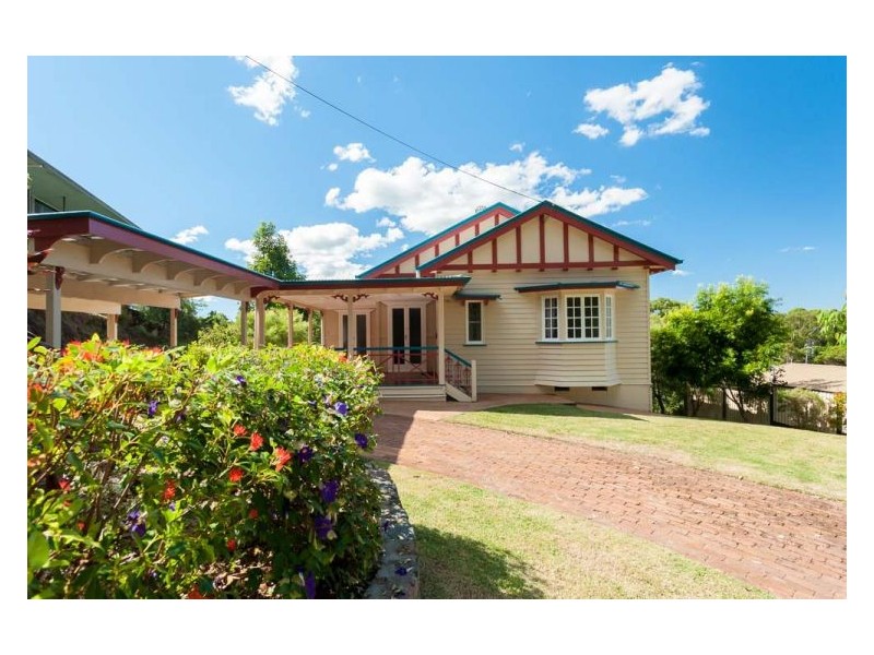 135 Panorama Drive, Nambour QLD 4560