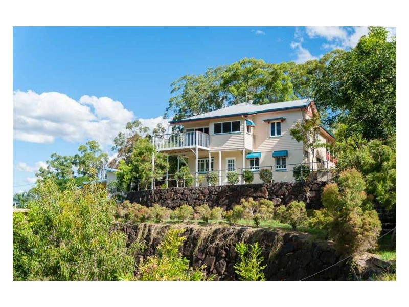 135 Panorama Drive, Nambour QLD 4560