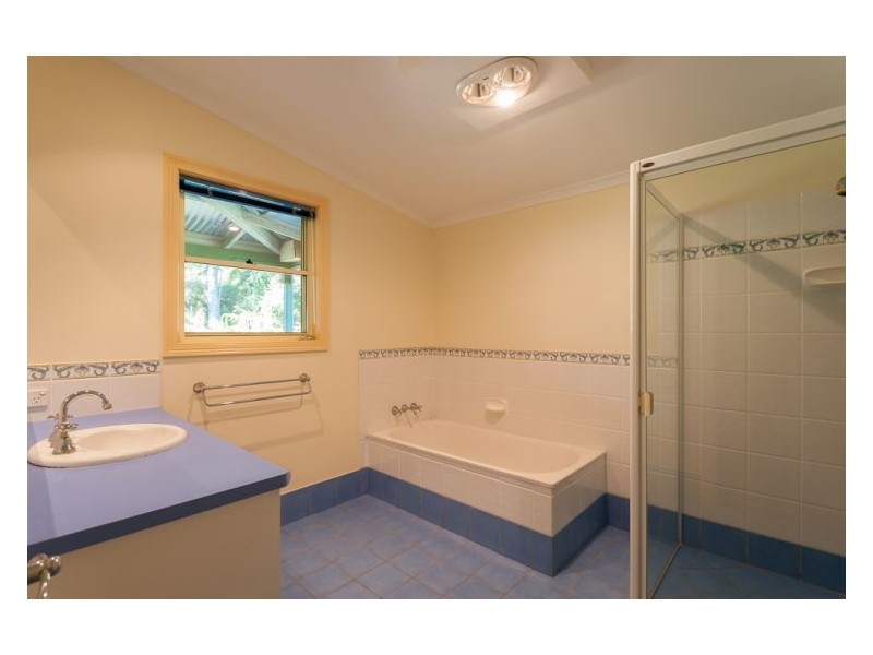 1 Elaine Close, Kureelpa QLD 4560