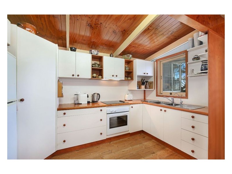 10 Lantana Lane, Mapleton QLD 4560