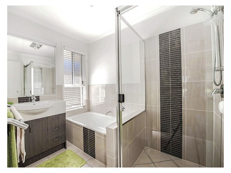 56 Robertson Drive, Burnside QLD 4560