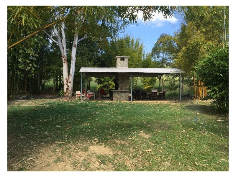 4 Flindersia Drive, Traveston QLD 4570