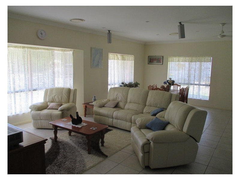 16 Conway Court, Glastonbury QLD 4570