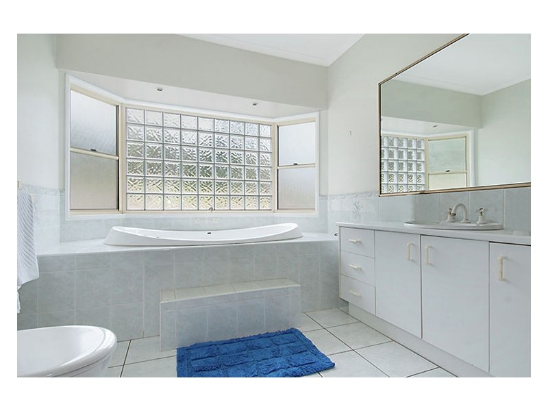 70 Rainforest Road, Chevallum QLD 4555