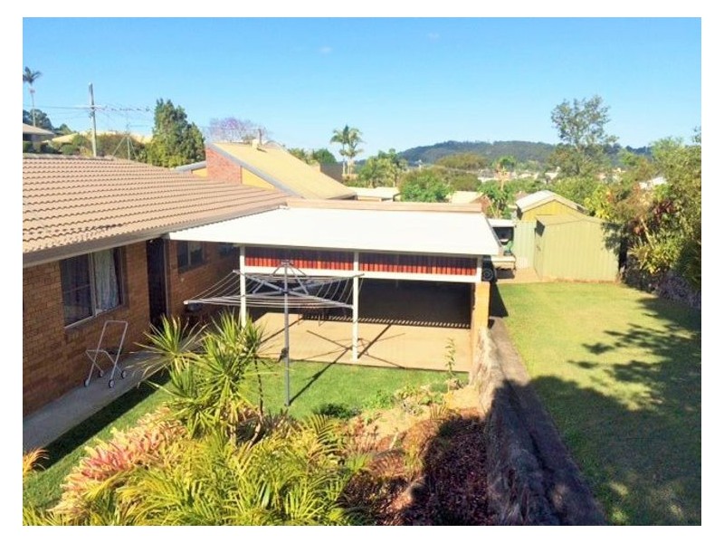 25 Cunningham Crescent, Nambour QLD 4560