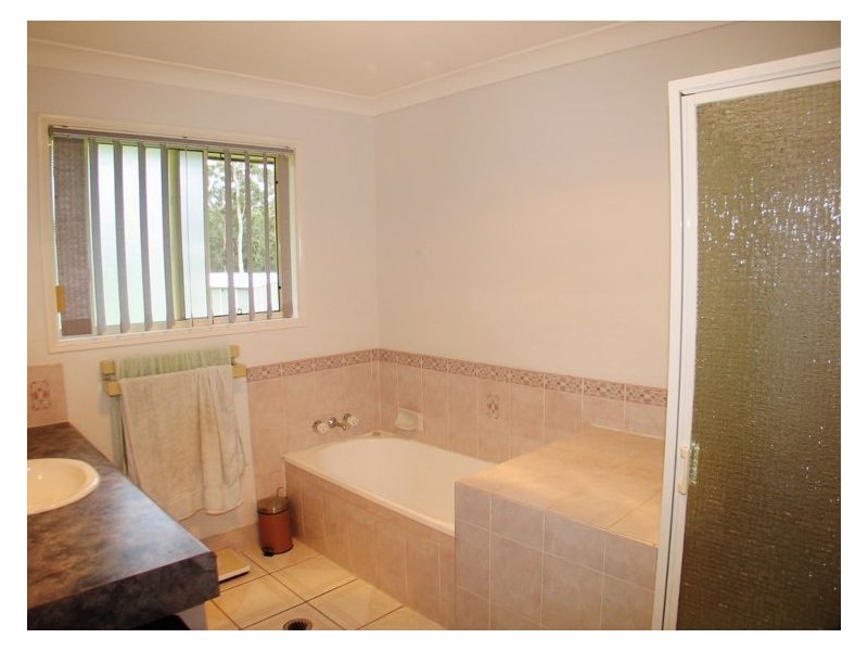 91 Old Veteran Road, Veteran QLD 4570