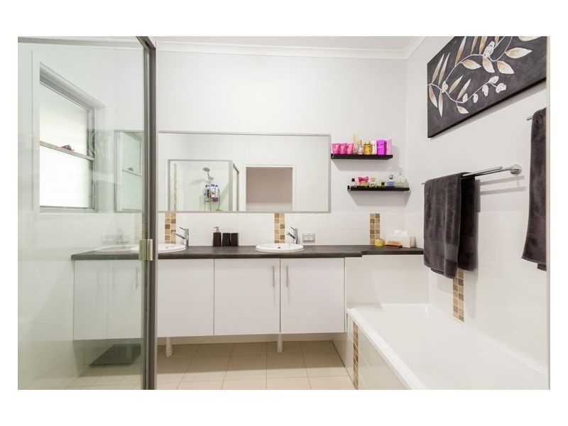 33 Old Coach Way, Ninderry QLD 4561