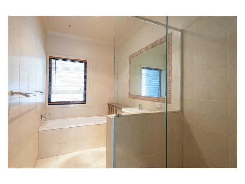 42 Chants Road, Valdora QLD 4561