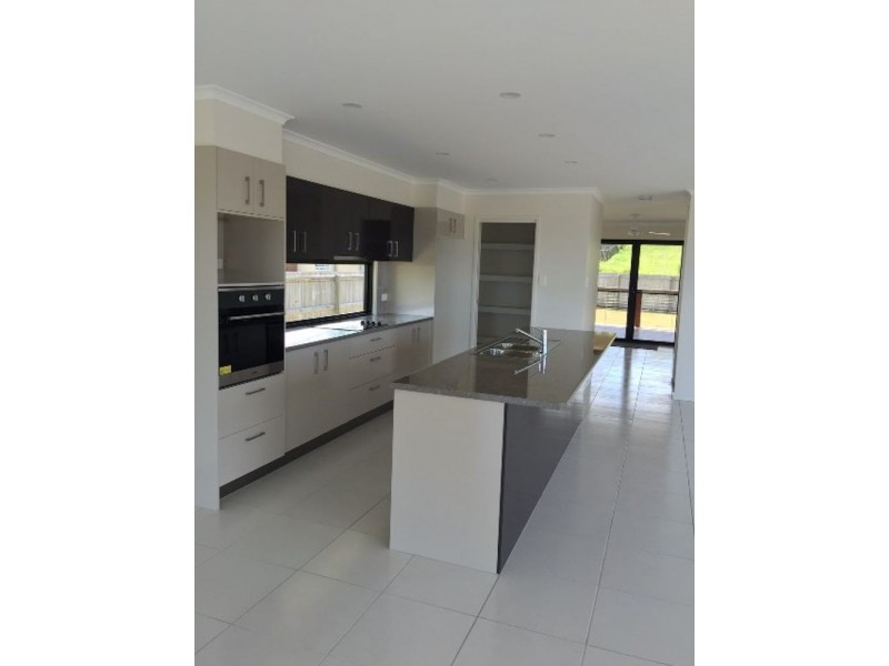 27 James Whalley Drive, Burnside QLD 4560