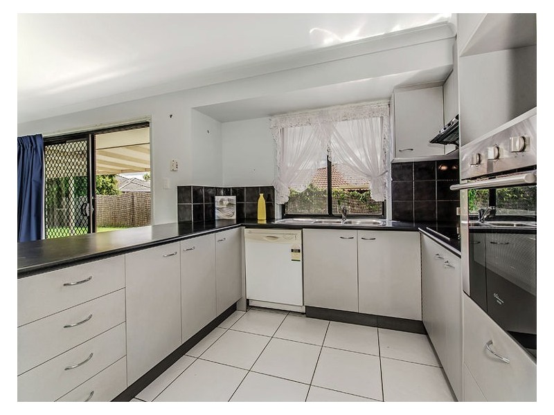 11 McKinnon Drive, Burnside QLD 4560