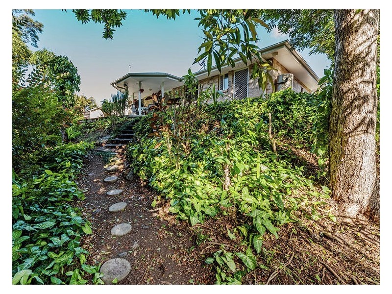 6 Harvey Court, Nambour QLD 4560