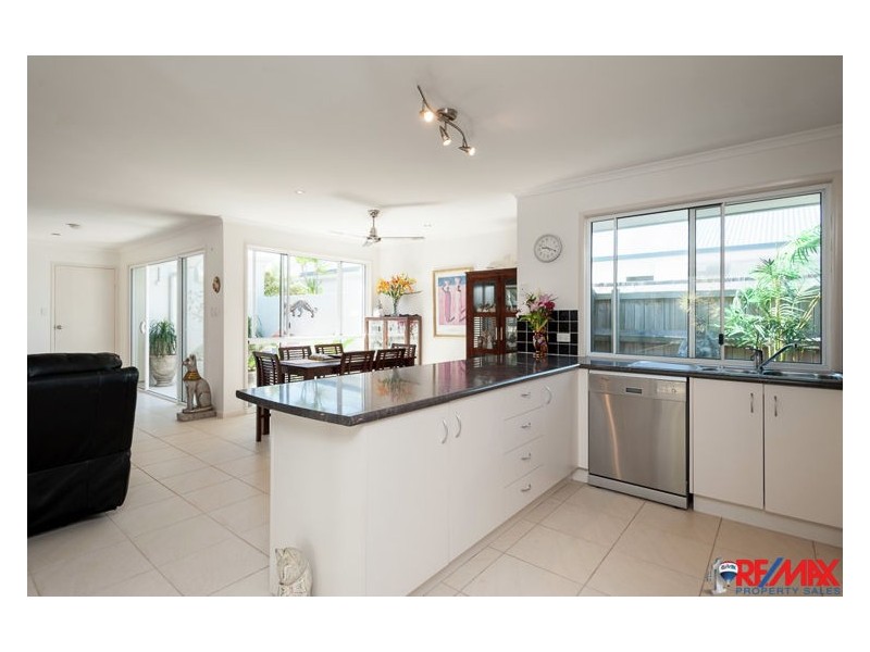 6 Magnetic Street, Parrearra QLD 4575