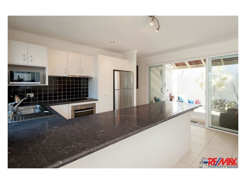 6 Magnetic Street, Parrearra QLD 4575