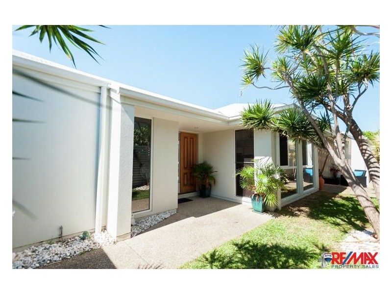 6 Magnetic Street, Parrearra QLD 4575