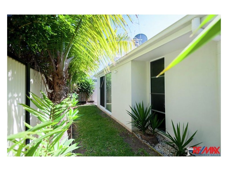 6 Magnetic Street, Parrearra QLD 4575