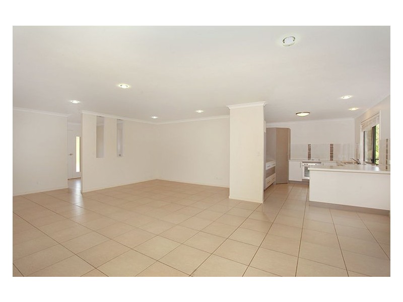 18 Killarney Crescent, Nambour QLD 4560