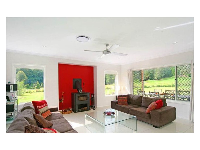 67 Mountain View Road, Yandina QLD 4561