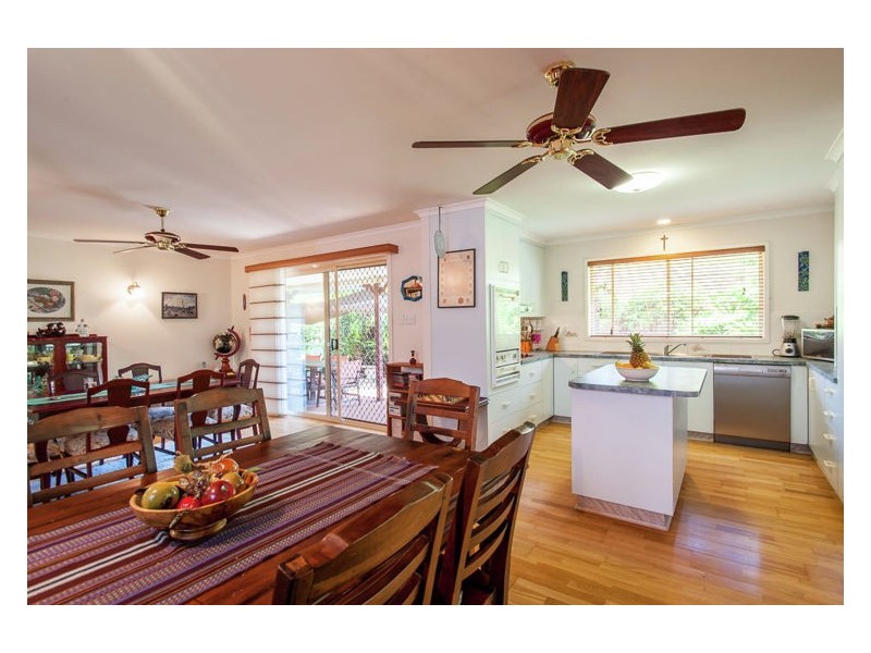 12 Rainbow Park Drive, Mapleton QLD 4560