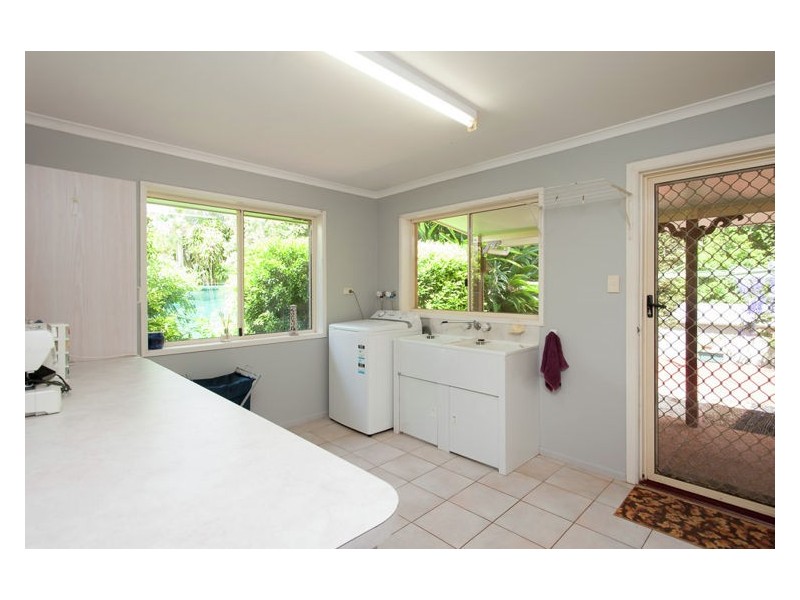 12 Rainbow Park Drive, Mapleton QLD 4560