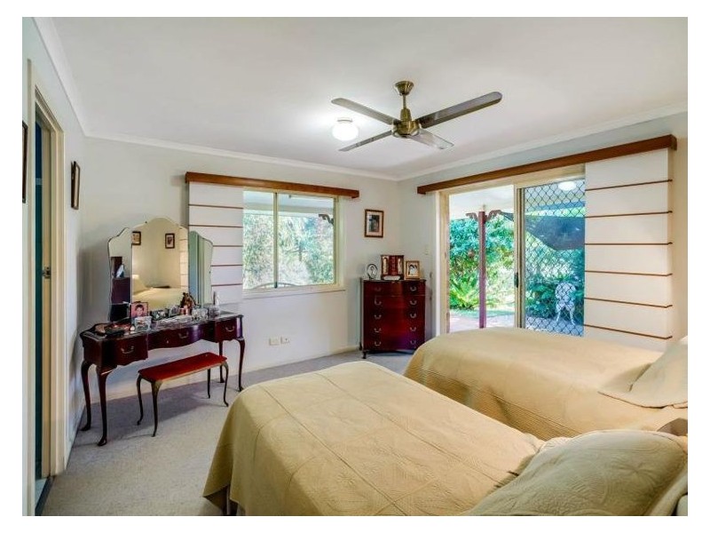 12 Rainbow Park Drive, Mapleton QLD 4560