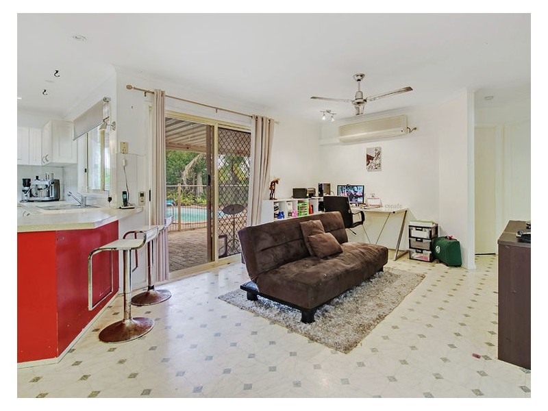 1 Mountain Breeze Court, Coes Creek QLD 4560