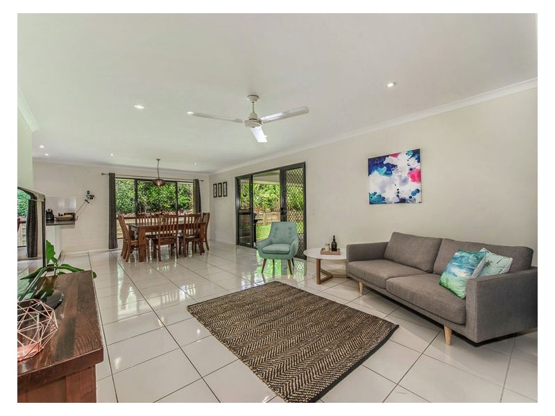 18 Bunya Pine Place, Woombye QLD 4559