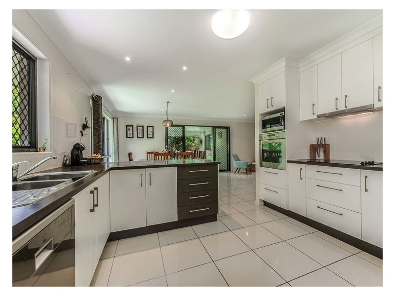 18 Bunya Pine Place, Woombye QLD 4559