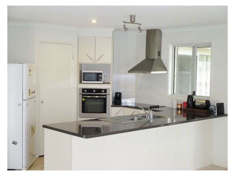 82 Gympie View Drive, Southside QLD 4570