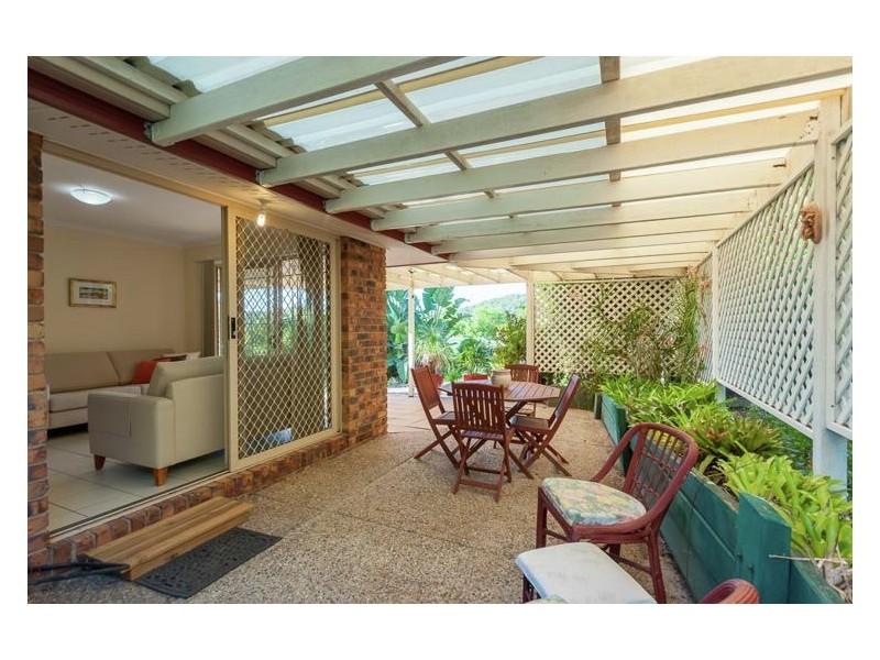 2/17 Glenbrook Drive, Nambour QLD 4560