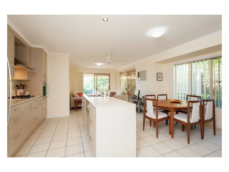 2/17 Glenbrook Drive, Nambour QLD 4560