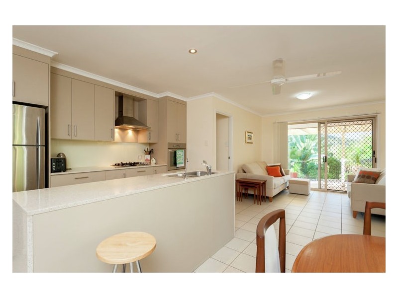 2/17 Glenbrook Drive, Nambour QLD 4560