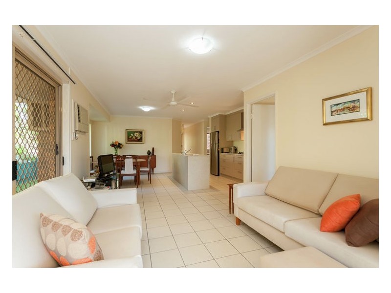 2/17 Glenbrook Drive, Nambour QLD 4560