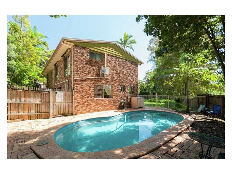 4 Hall Court, Burnside QLD 4560