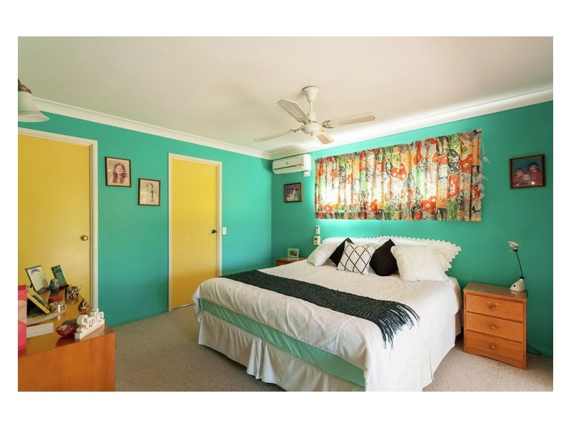 4 Hall Court, Burnside QLD 4560