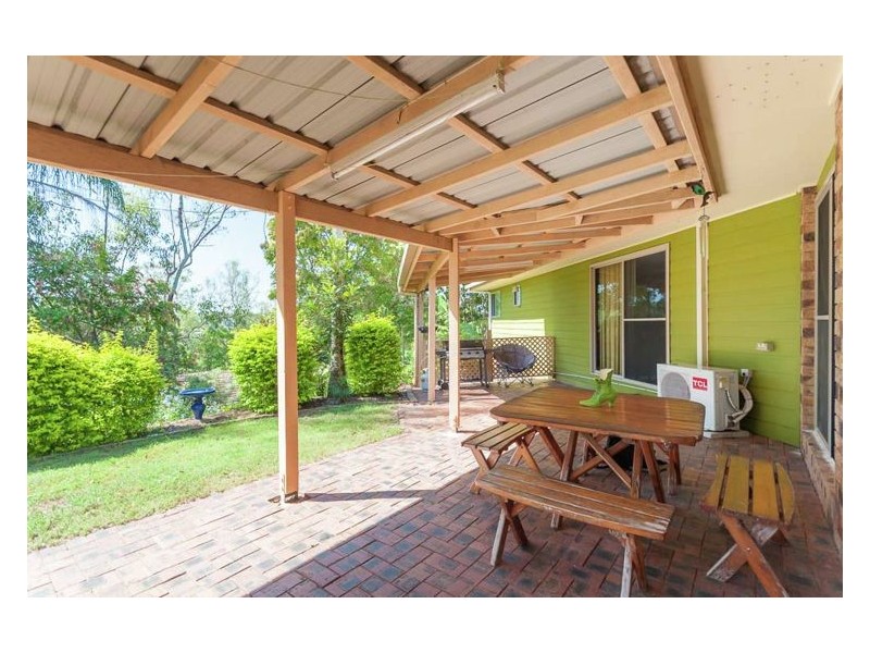 4 Hall Court, Burnside QLD 4560