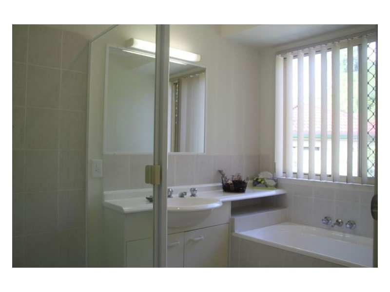 1 Fernlea Street, Burnside QLD 4560