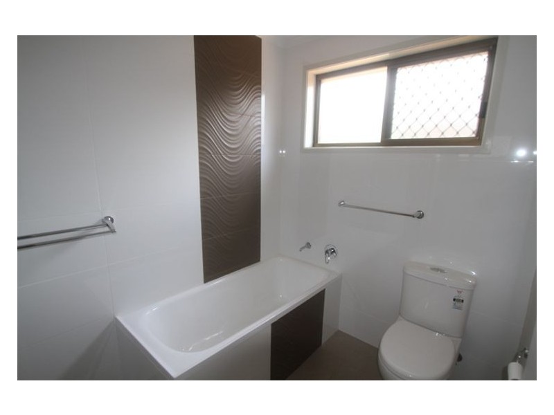 7 Pease Blossom Street, Coes Creek QLD 4560