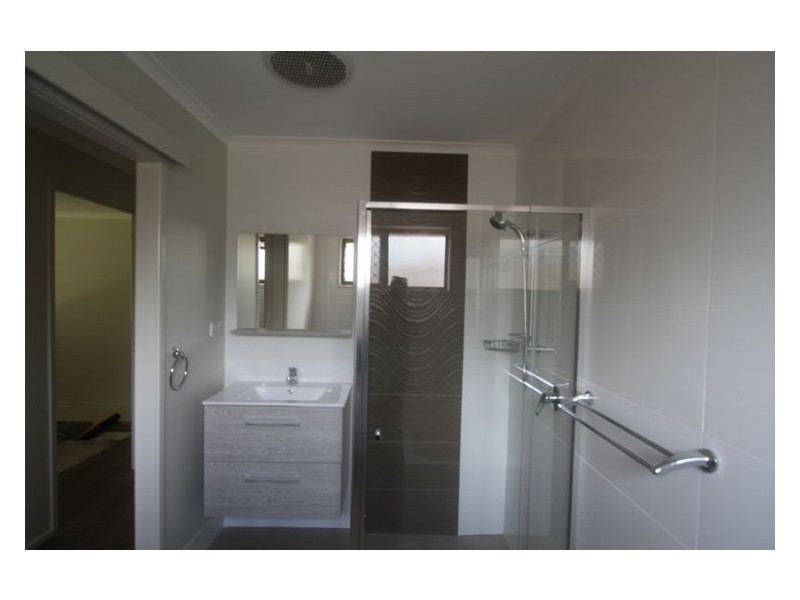 7 Pease Blossom Street, Coes Creek QLD 4560