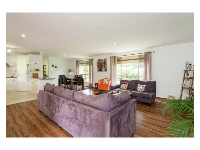 13 Rainbow Park Drive, Mapleton QLD 4560