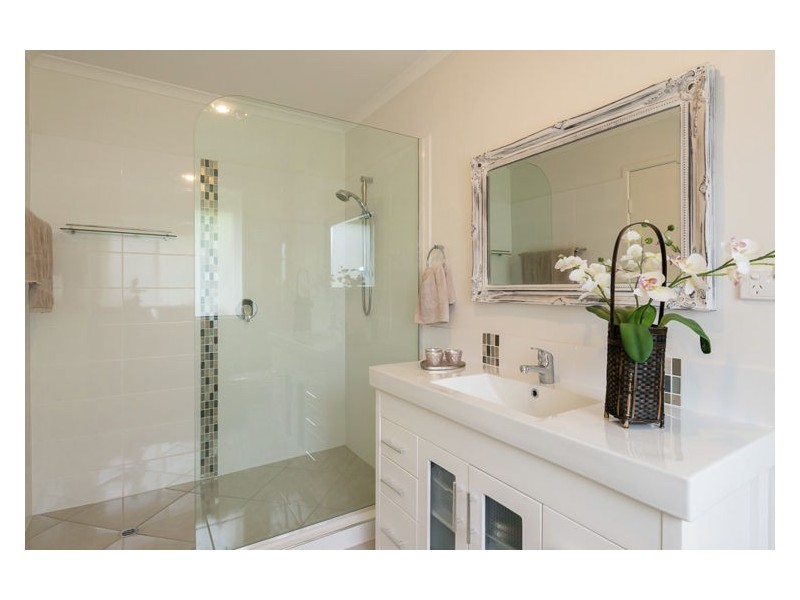 13 Rainbow Park Drive, Mapleton QLD 4560