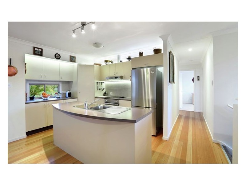 8 Dalzell Court, Burnside QLD 4560
