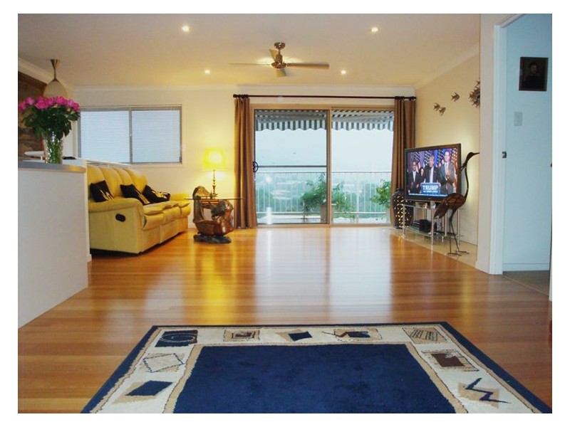 8 Dalzell Court, Burnside QLD 4560